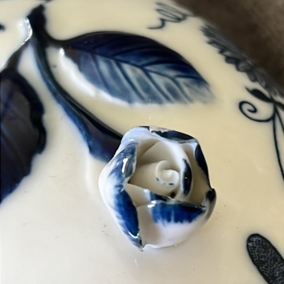 Vienna Woods Blue & White Fine China Oval Trinket Box - Picture 10 of 10